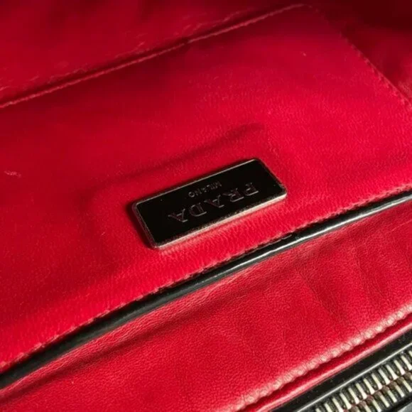 Prada Patent Leather Tote Bag lux410-2025 Totes